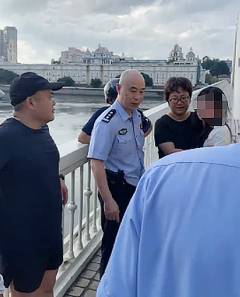 見(jiàn)義勇為(wèi)顯擔當|禦冠董事(shì)長(cháng)林(lín)興勇救輕生(shēng)女(nǚ)子(zǐ)！